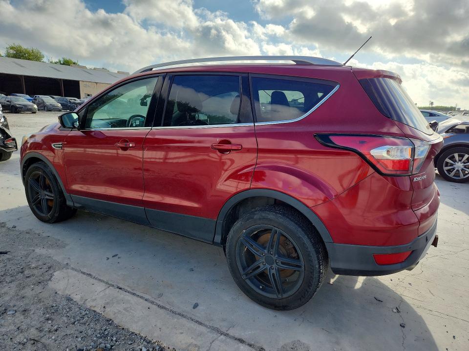 Photo 2 from auction – 2017 FORD ESCAPE with VIN 1FMCU0J96HUB91552