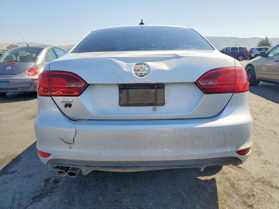 Photo 6 from auction – 2013 VOLKSWAGEN JETTA with VIN 3VW4A7AJXDM249131