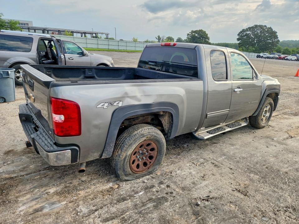 Photo 3 from auction – 2012 CHEVROLET SILVERADO with VIN 1GCRKSE72CZ313893