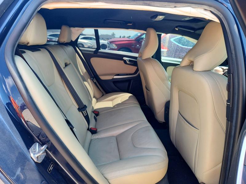 Photo 10 from auction – 2015 VOLVO V60 with VIN YV140MEM5F1240811