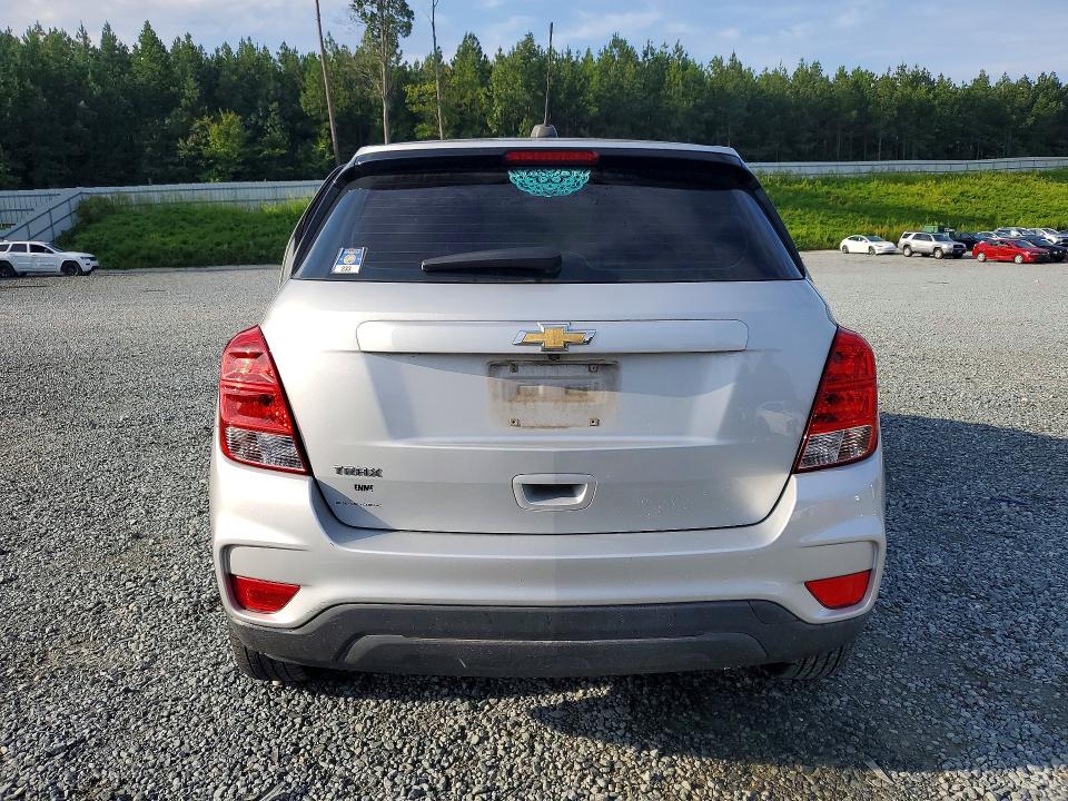 Photo 6 from auction – 2017 CHEVROLET TRAX with VIN 3GNCJKSB9HL209120