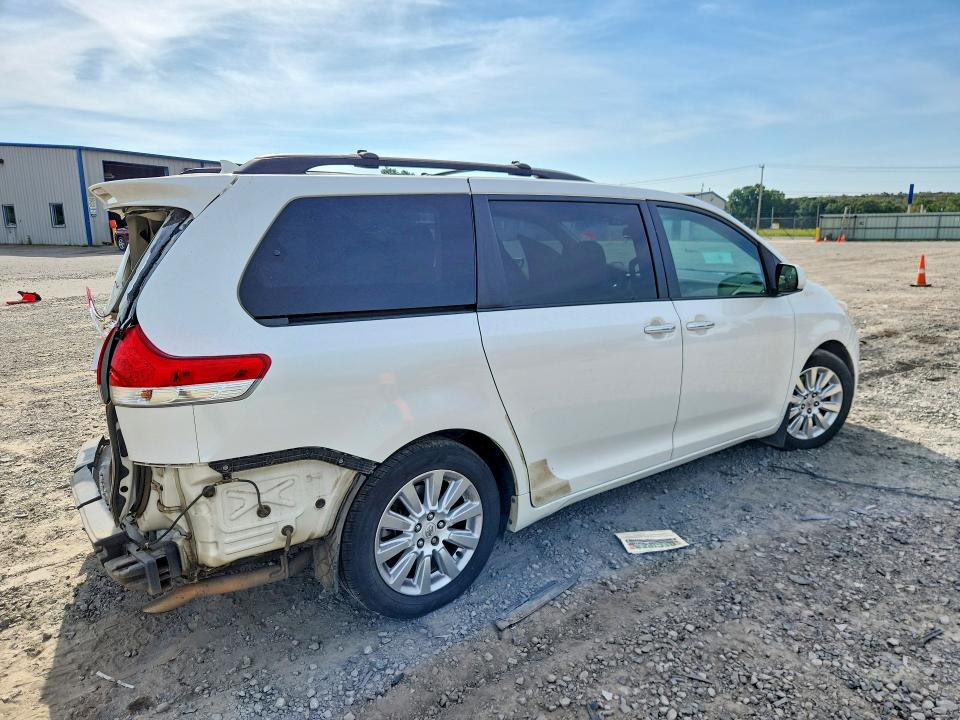 صورة رقم 3 من المزاد - 2011 TOYOTA SIENNA مع VIN 5TDYK3DC0BS078118