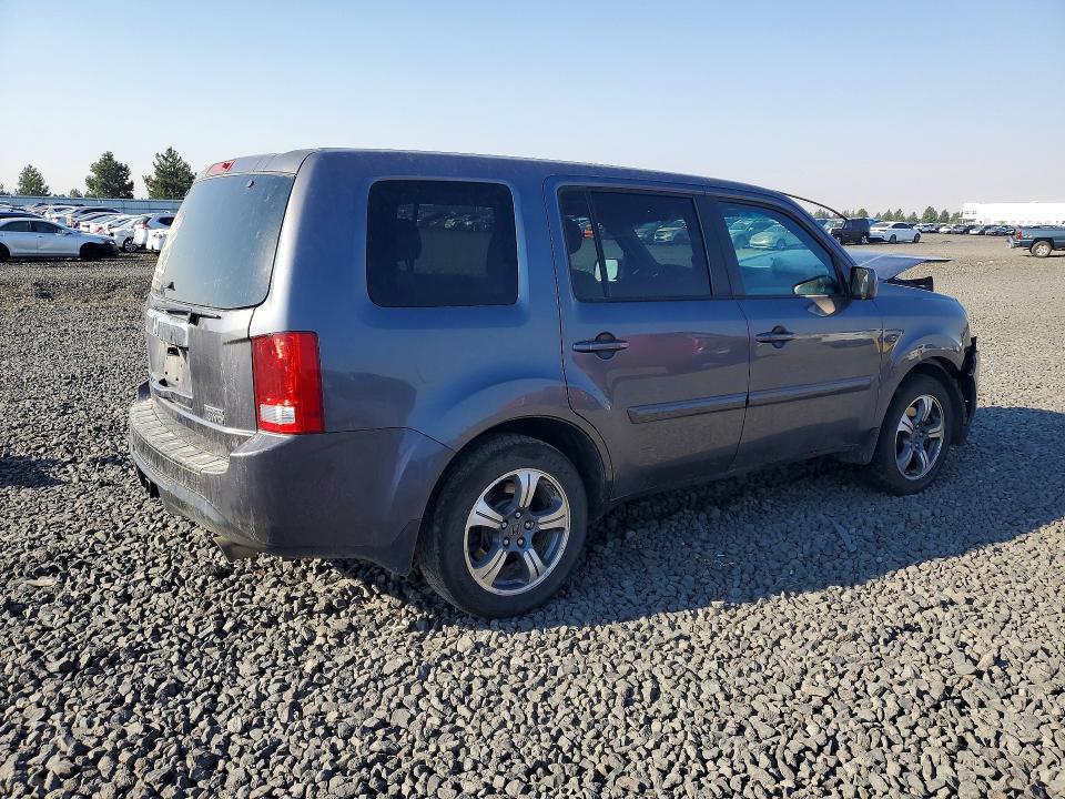 Photo 3 from auction – 2015 HONDA PILOT with VIN 5FNYF4H30FB047174