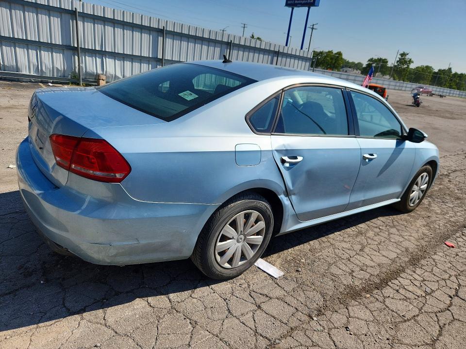 Photo 3 from auction – 2012 VOLKSWAGEN PASSAT with VIN 1VWAP7A35CC059448