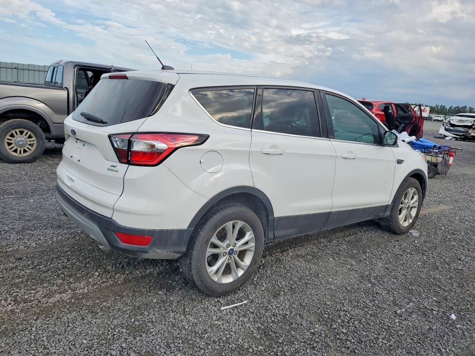 Photo 3 from auction – 2017 FORD ESCAPE with VIN 1FMCU0GD6HUD88944