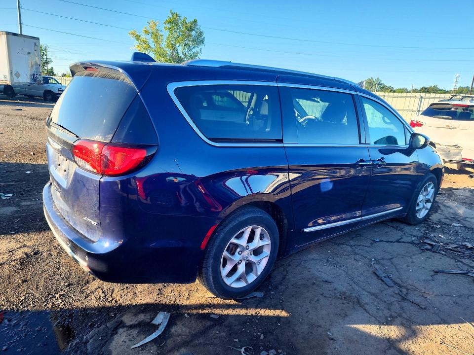 Photo 3 from auction – 2020 CHRYSLER PACIFICA with VIN 2C4RC1GG7LR109007