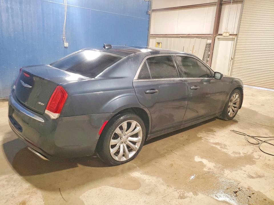 Photo 3 from auction – 2018 CHRYSLER 300 with VIN 2C3CCAAG0JH234212