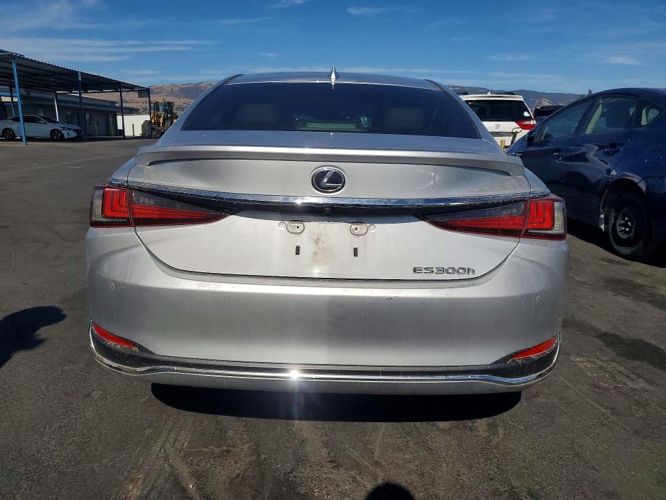 Foto 6 de la subasta – 2019 LEXUS ES con VIN JTHB21B12K2002112