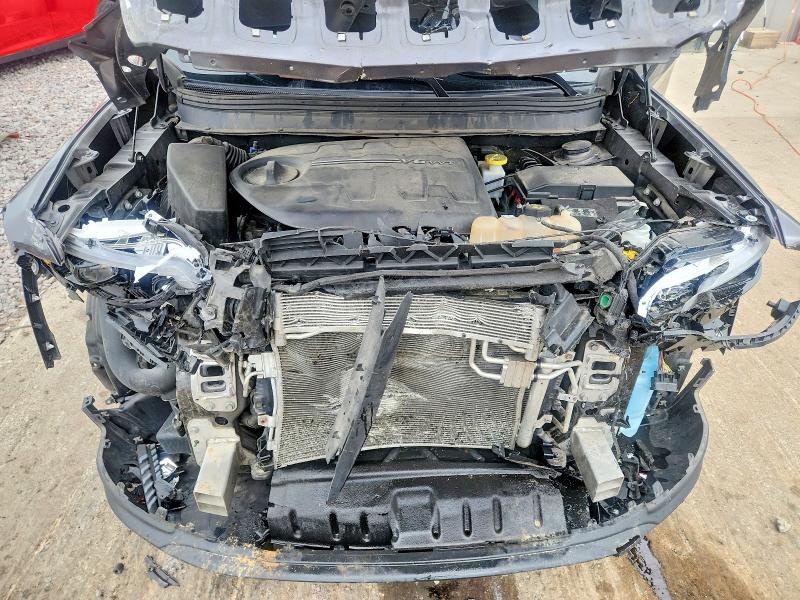 Photo 12 from auction – 2019 JEEP CHEROKEE with VIN 1C4PJMLX0KD394638