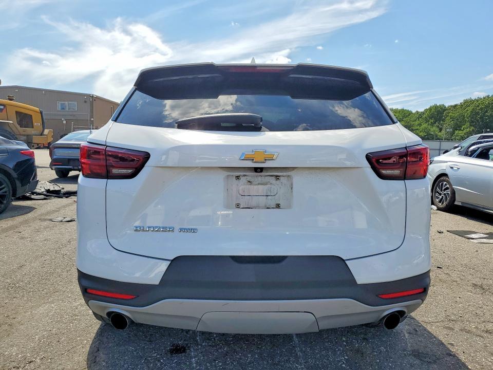Photo 6 from auction – 2023 CHEVROLET BLAZER with VIN 3GNKBHR42PS183631