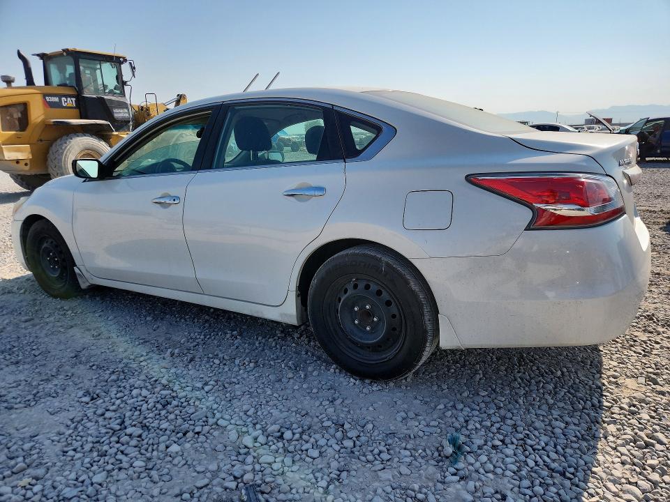 Photo 2 from auction – 2015 NISSAN ALTIMA with VIN 1N4AL3AP4FN330346