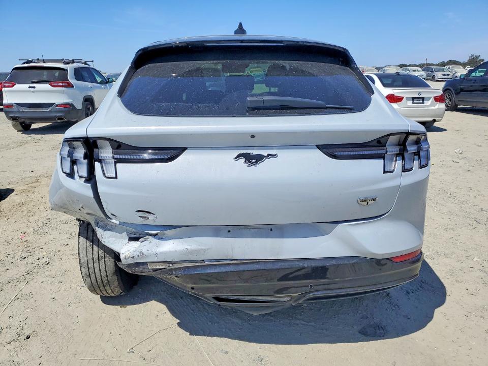 Photo 6 from auction – 2022 FORD MUSTANG MACH-E with VIN 3FMTK2R76NMA39422