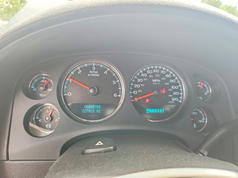Photo 9 from auction – 2008 CHEVROLET SUBURBAN with VIN 3GNFK16328G250527