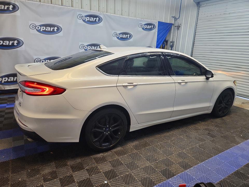 Photo 3 from auction – 2019 FORD FUSION with VIN 3FA6P0HD4KR282665