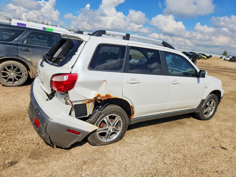 Photo 3 from auction – 2006 MITSUBISHI OUTLANDER with VIN JA4LX31F46U611318