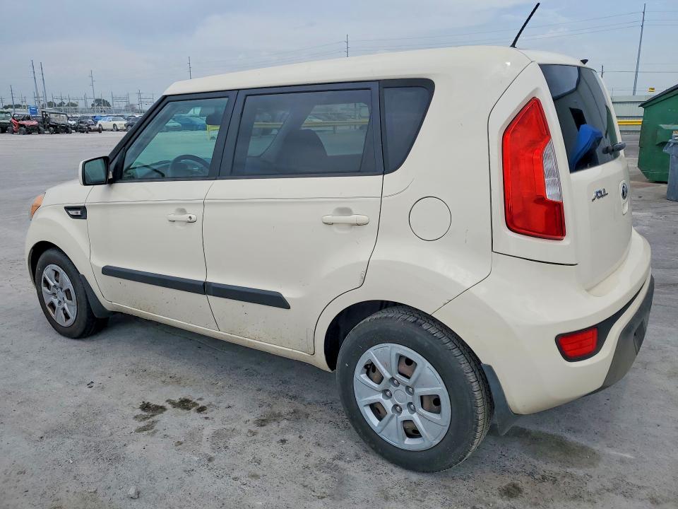 Photo 2 from auction – 2013 KIA SOUL with VIN KNDJT2A57D7768069
