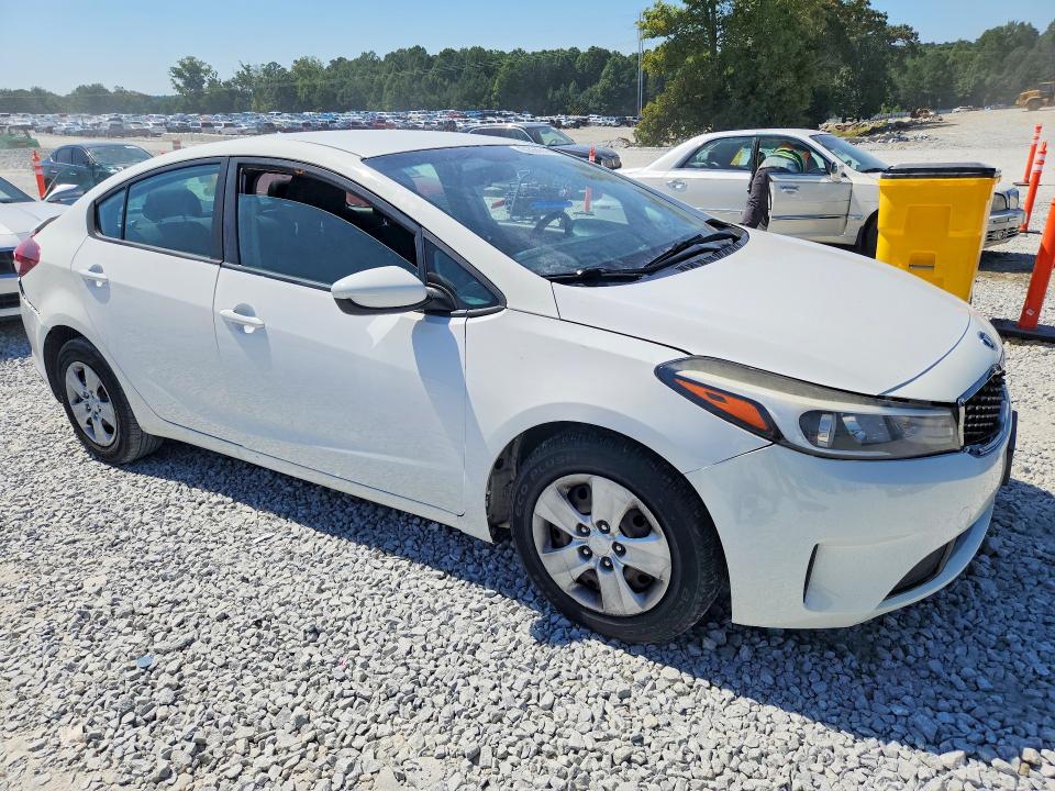 Photo 4 from auction – 2017 KIA FORTE with VIN 3KPFK4A70HE037382