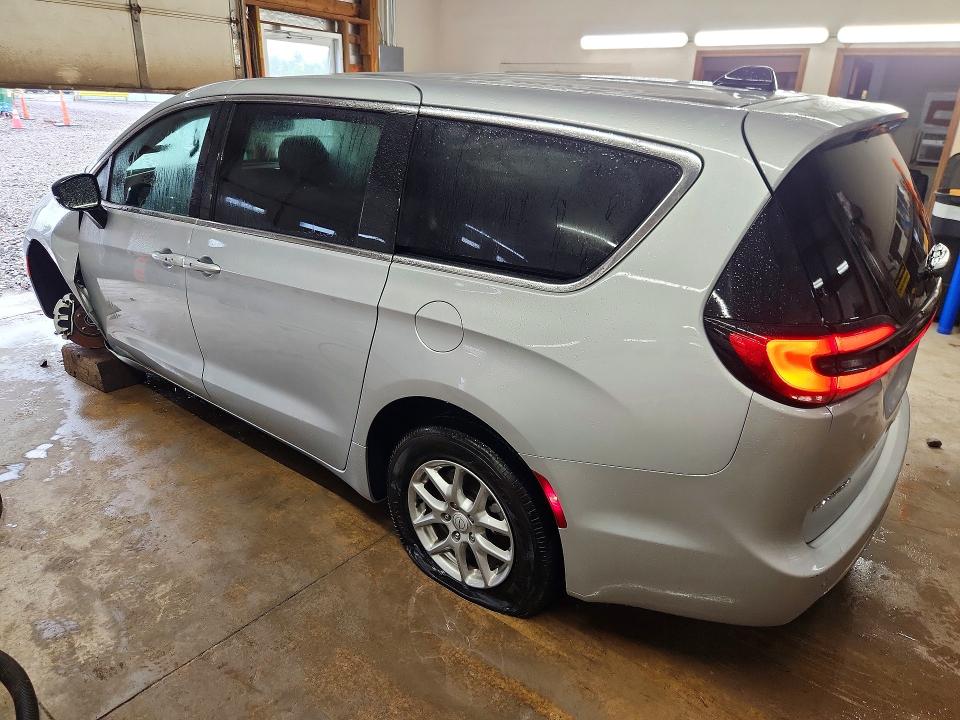 Photo 2 from auction – 2026 CHRYSLER PACIFICA with VIN 2C4RC1BG9TR209195