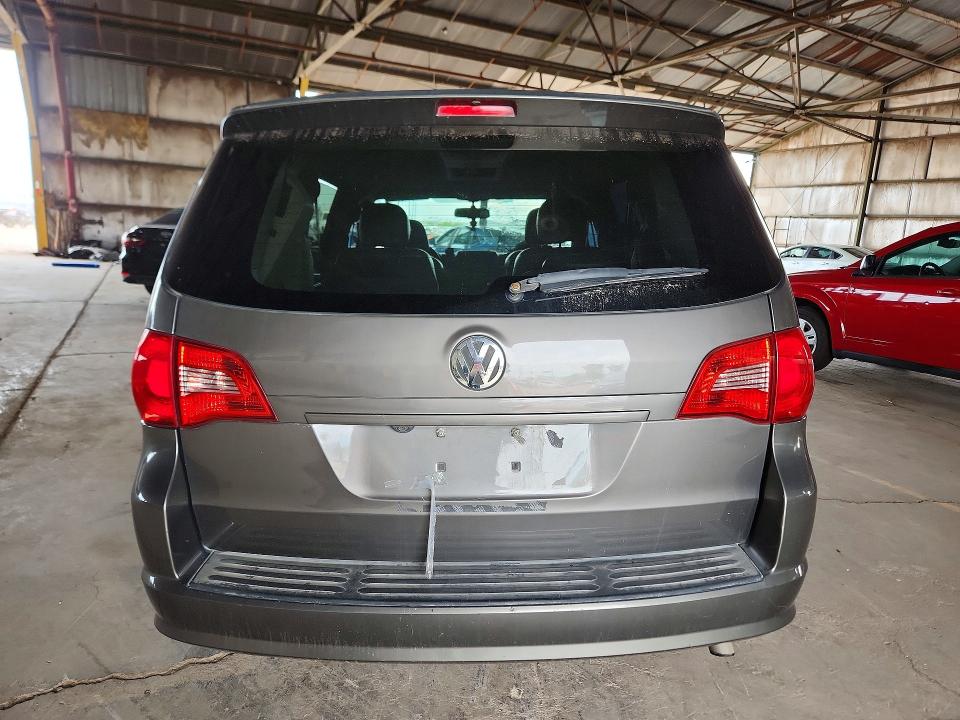 Photo 6 from auction – 2010 VOLKSWAGEN ROUTAN with VIN 2V4RW3D10AR306235