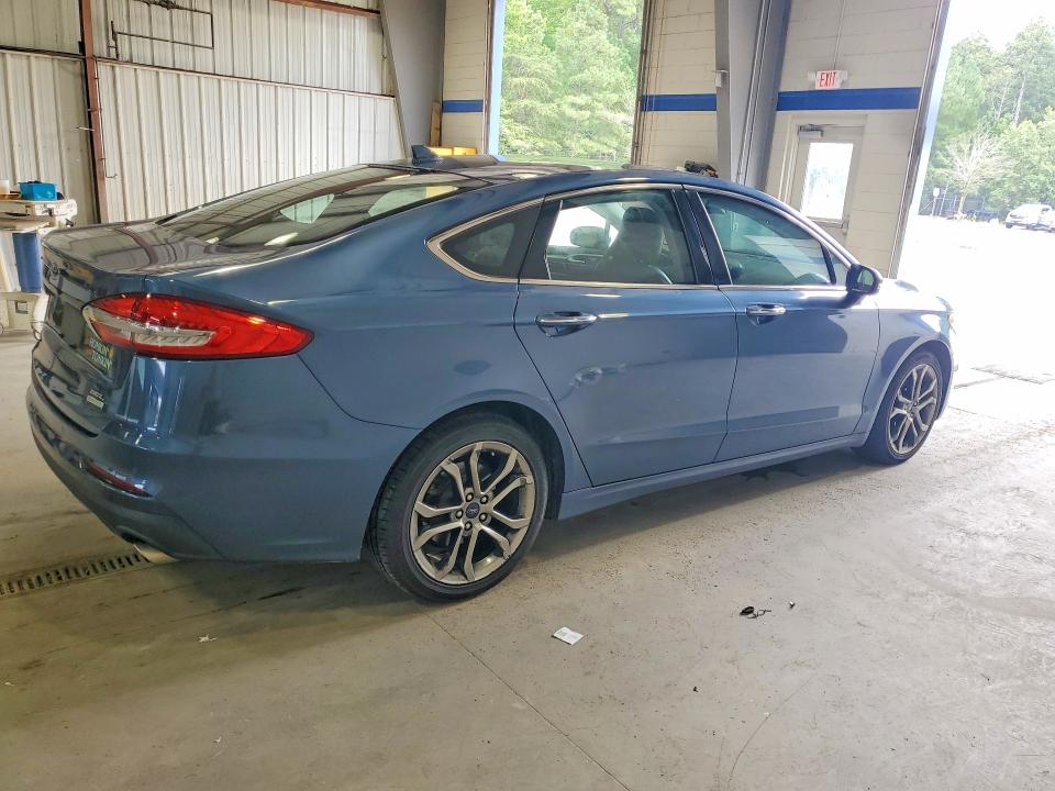 Photo 3 from auction – 2019 FORD FUSION with VIN 3FA6P0CD9KR233842