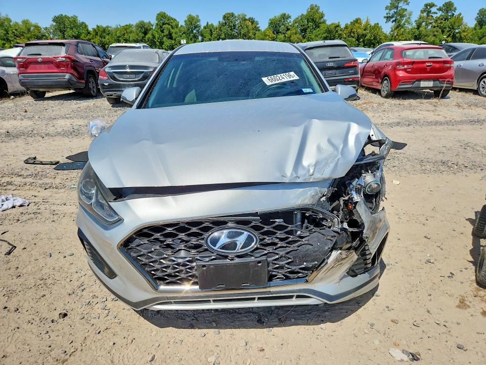 Photo 5 from auction – 2019 HYUNDAI SONATA with VIN 5NPE34AF6KH792992