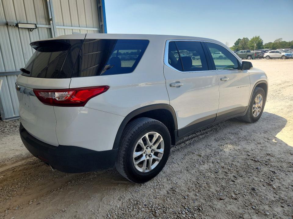 Photo 3 from auction – 2020 CHEVROLET TRAVERSE with VIN 1GNERFKW2LJ137172