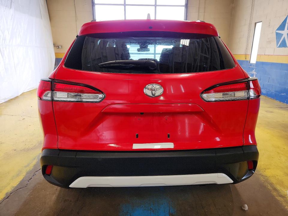 Photo 6 from auction – 2022 TOYOTA COROLLA CROSS with VIN 7MUCAAAG0NV033537