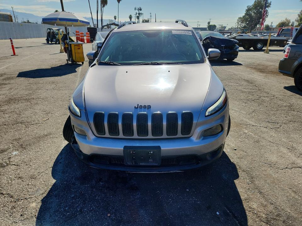 Photo 5 from auction – 2018 JEEP CHEROKEE with VIN 1C4PJLCB4JD557594