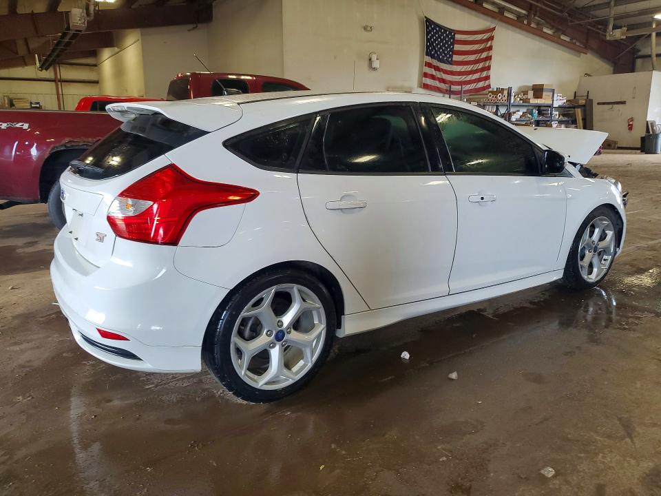 Photo 3 from auction – 2013 FORD FOCUS with VIN 1FADP3L92DL126959