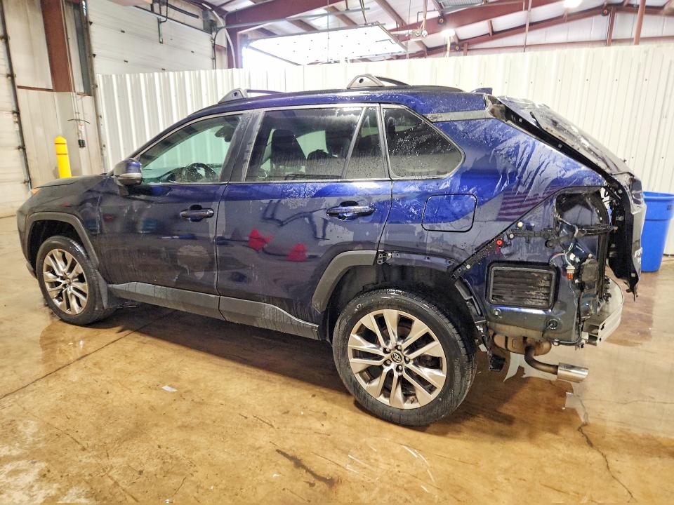 Photo 2 from auction – 2019 TOYOTA RAV4 with VIN 2T3A1RFVXKC031636