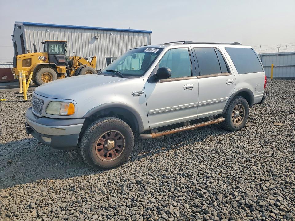 FORD EXPEDITION 2002 with VIN 1FMFU16L22LA84616 - Photo from auction