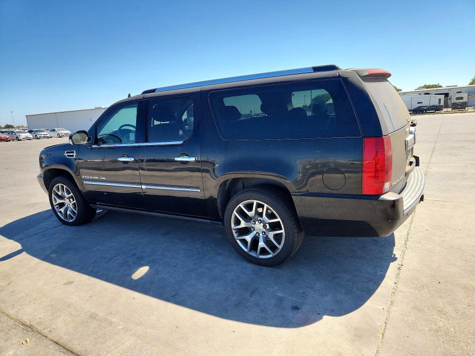 Photo 2 from auction – 2007 CADILLAC ESCALADE with VIN 1GYFK66817R331870