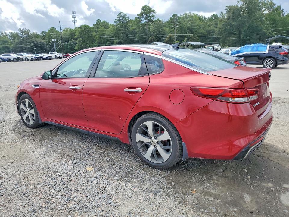 Photo 2 from auction – 2017 KIA OPTIMA with VIN 5XXGW4L28HG132791