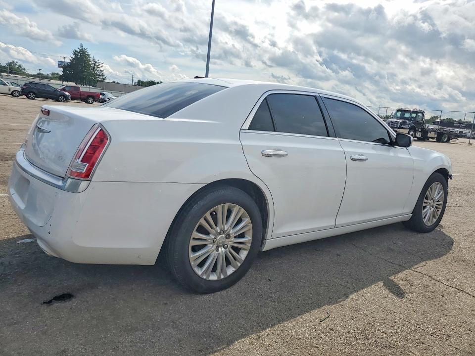 Photo 3 from auction – 2013 CHRYSLER 300C with VIN 2C3CCAST2DH595389