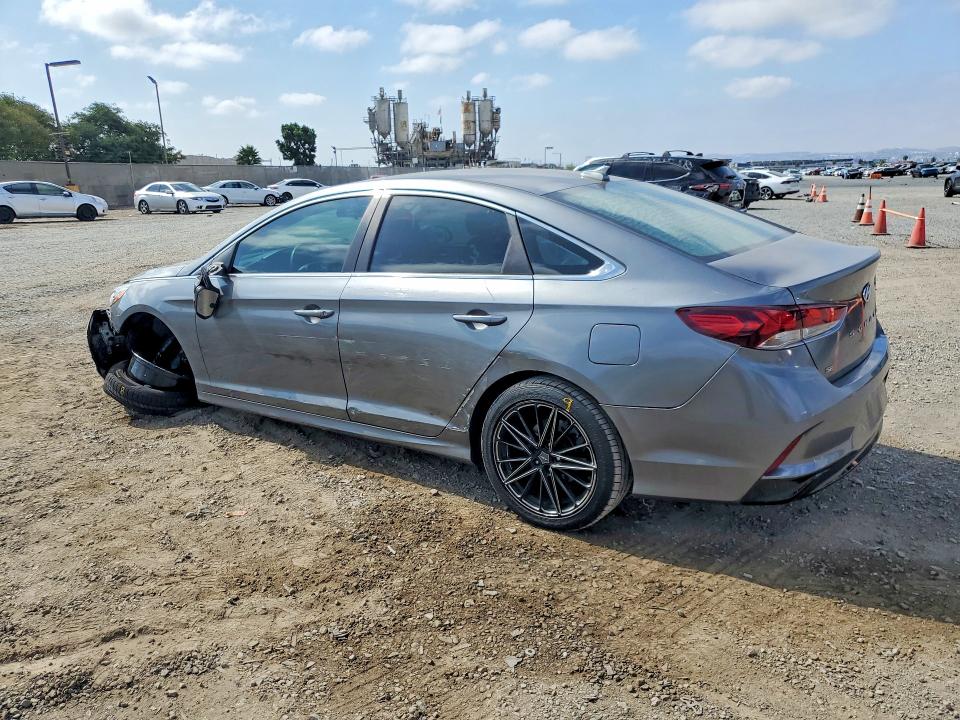 Photo 2 from auction – 2019 HYUNDAI SONATA with VIN 5NPE24AF4KH754969