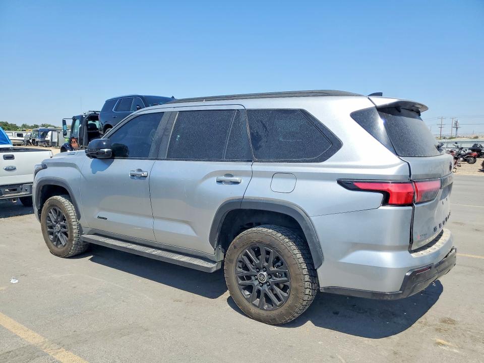 Photo 2 from auction – 2024 TOYOTA SEQUOIA with VIN 7SVAAABA5RX021482