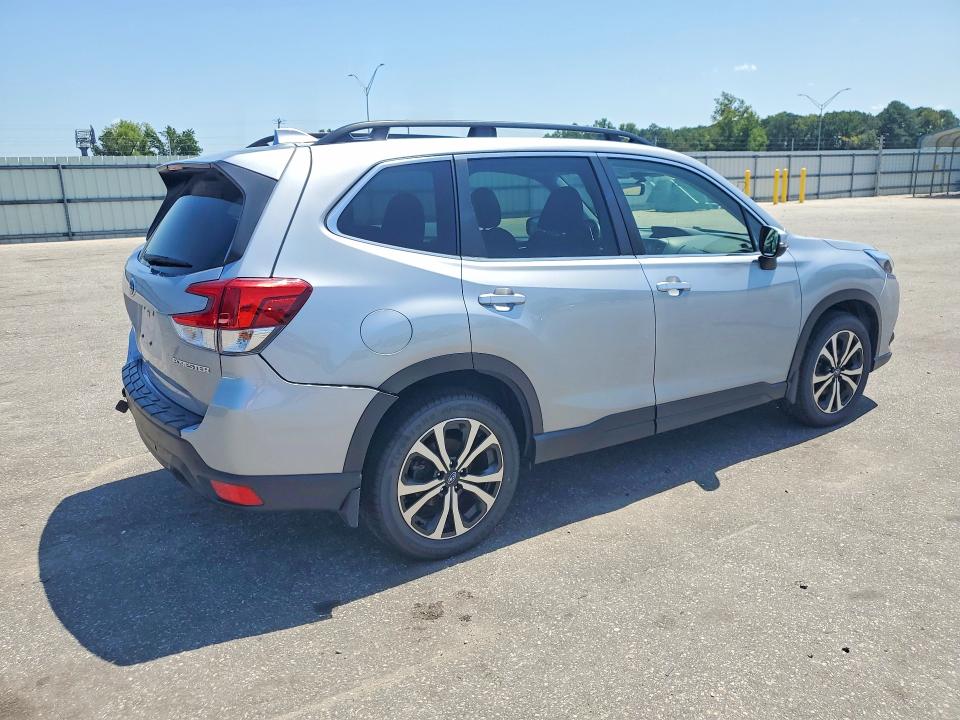 Photo 3 from auction – 2023 SUBARU FORESTER with VIN JF2SKAPC2PH508685