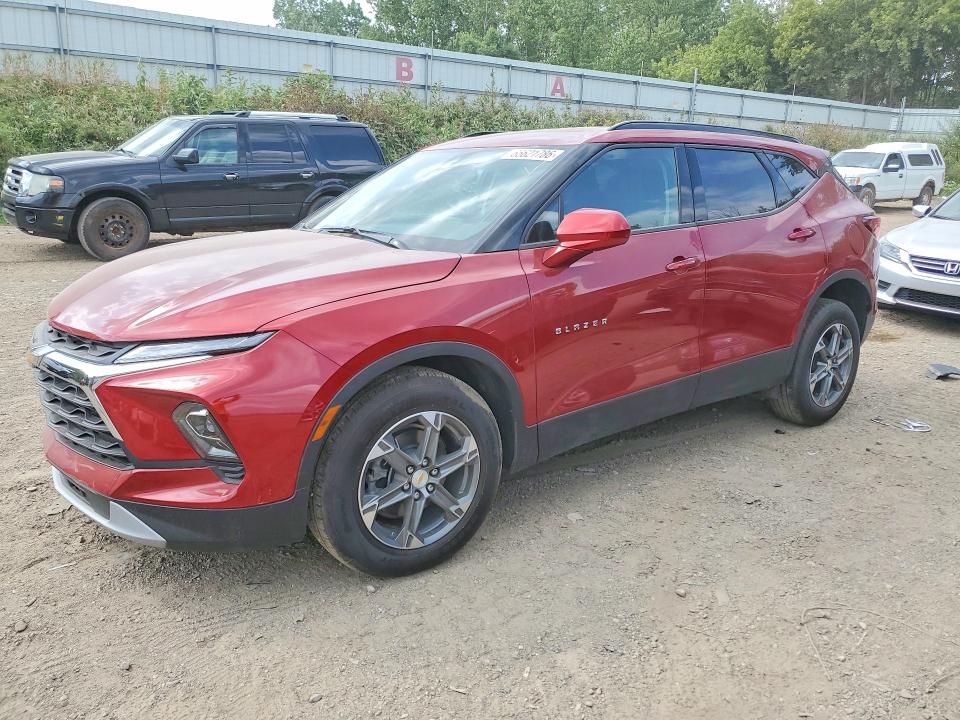 CHEVROLET BLAZER 2025 with VIN 3GNKBHR4XSS272467 - Photo from auction