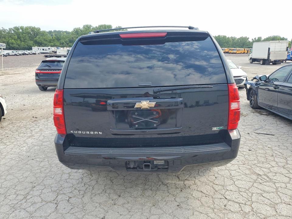 Photo 6 from auction – 2011 CHEVROLET SUBURBAN with VIN 1GNSKHE32BR123227