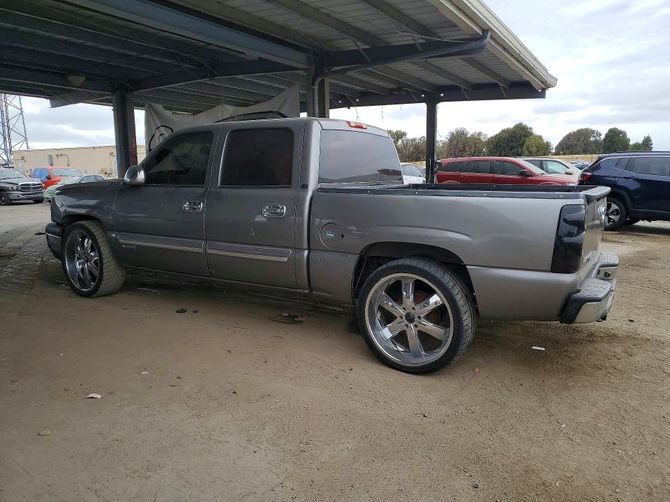 Photo 2 from auction – 2006 CHEVROLET SILVERADO with VIN 2GCEC13V961257195