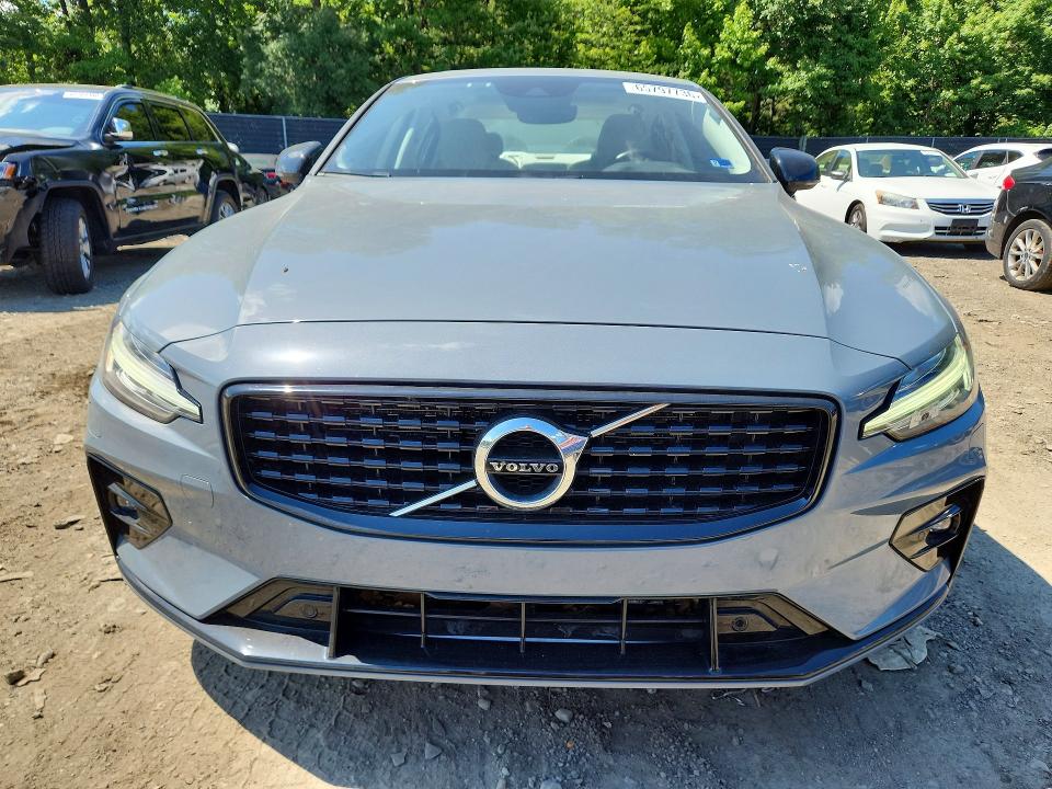 Foto 5 de la subasta – 2022 VOLVO S60 con VIN 7JRL12TZ1NG165216