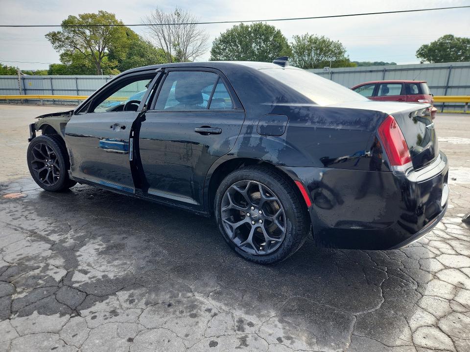 Photo 2 from auction – 2019 CHRYSLER 300 with VIN 2C3CCABG5KH628580