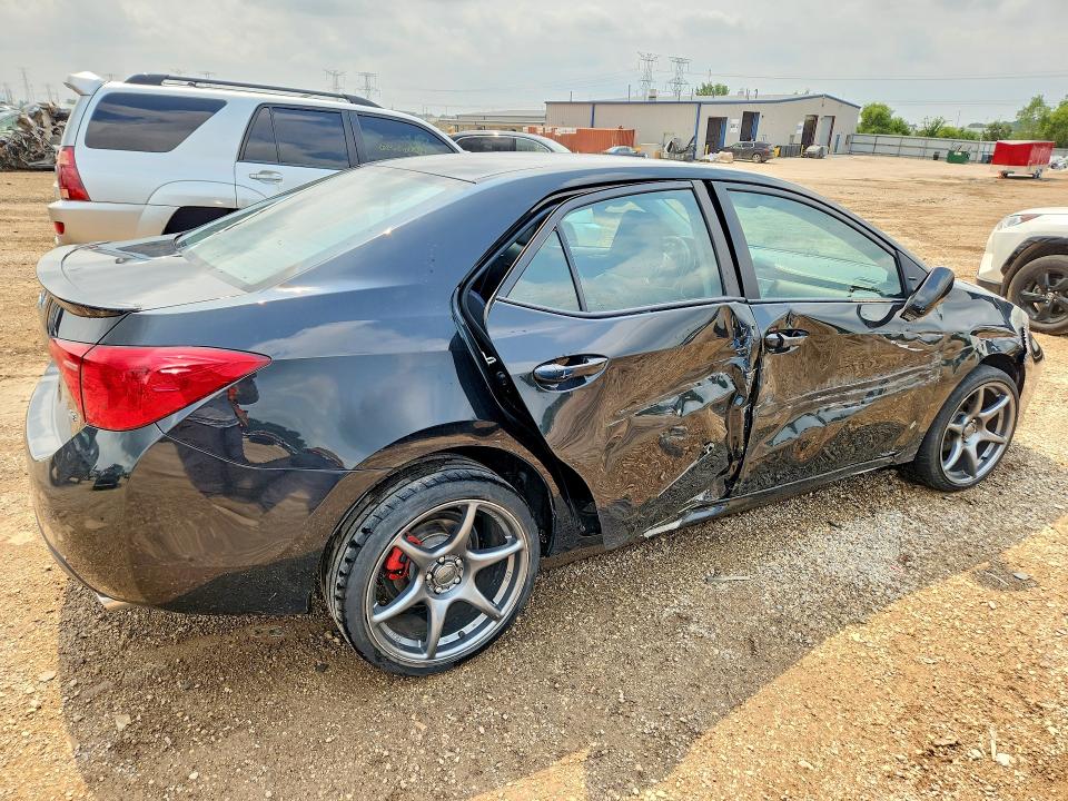 Photo 3 from auction – 2017 TOYOTA COROLLA with VIN 2T1BURHE8HC882506