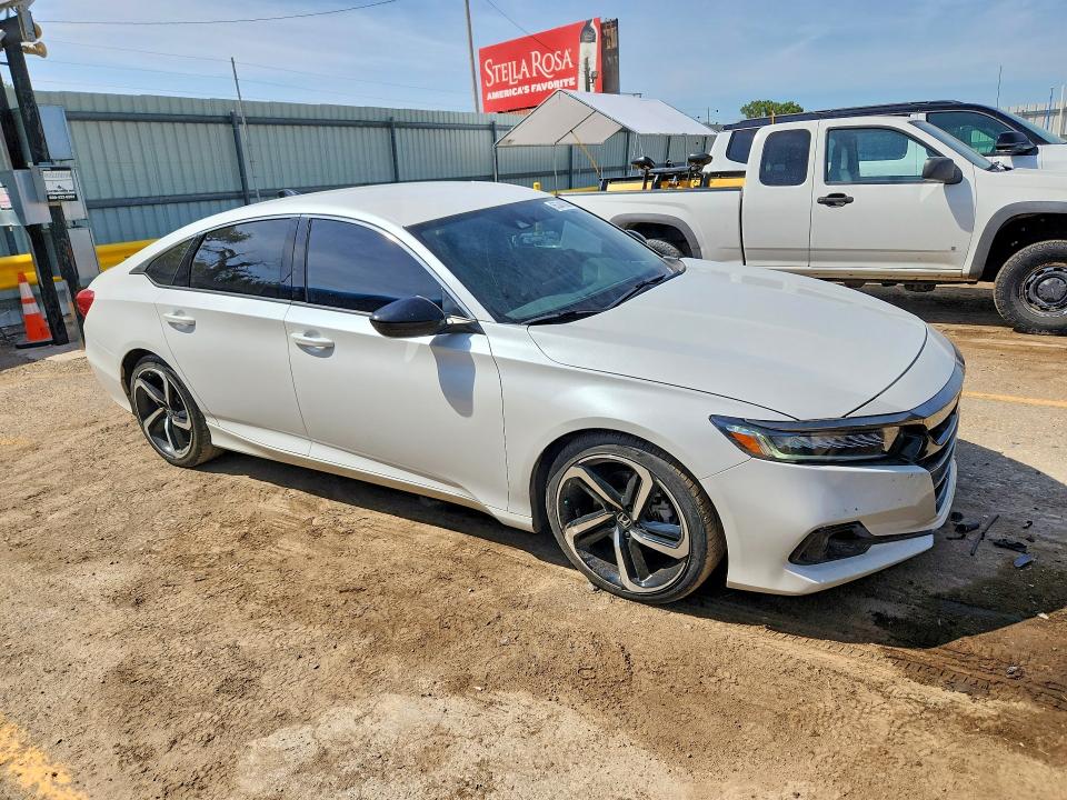 Снимка 4 от търг – 2022 HONDA ACCORD с VIN 1HGCV1F33NA084792