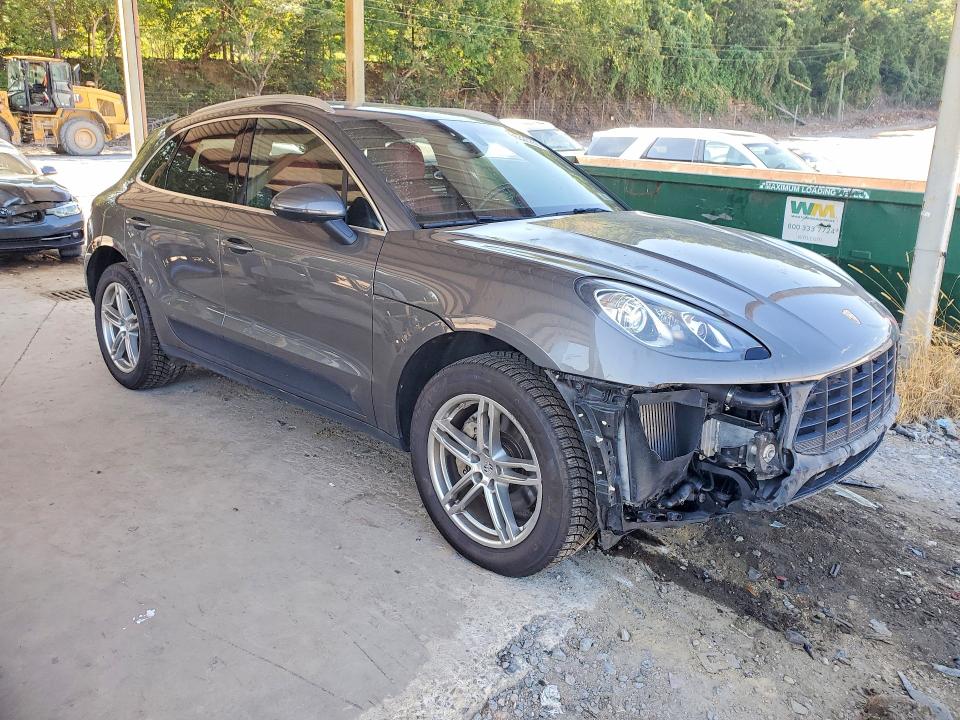 Photo 4 from auction – 2016 PORSCHE MACAN with VIN WP1AB2A50GLB55143