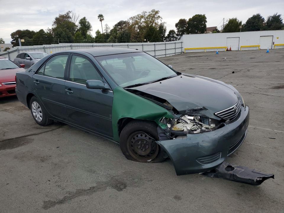 Photo 4 from auction – 2005 TOYOTA CAMRY with VIN 4T1BE32K35U026212