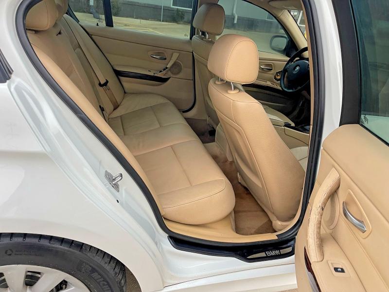 Photo 6 from auction – 2011 BMW 328 with VIN WBAPH7G50BNM55998