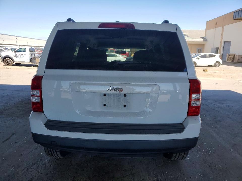 Photo 6 from auction – 2017 JEEP PATRIOT with VIN 1C4NJPBA5HD136582
