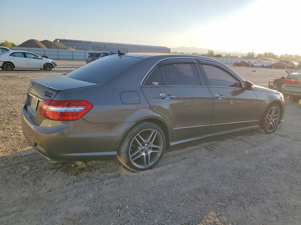 Foto 3 de la subasta – 2013 MERCEDES-BENZ E con VIN WDDHF9BB9DA692091