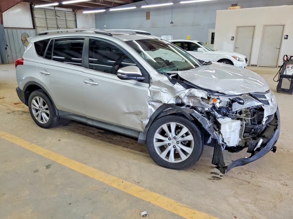 Photo 4 from auction – 2015 TOYOTA RAV4 with VIN 2T3YFREVXFW232927